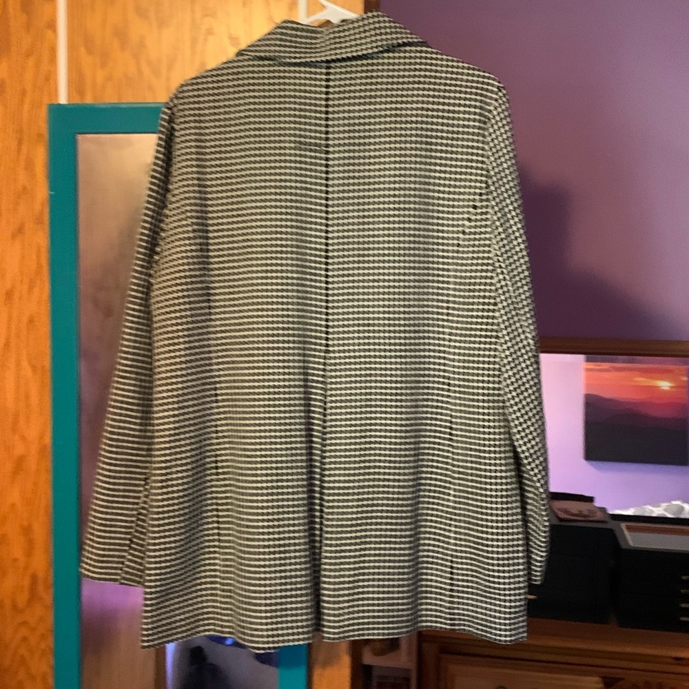 Button-up Jacket - Picture 3 of 3